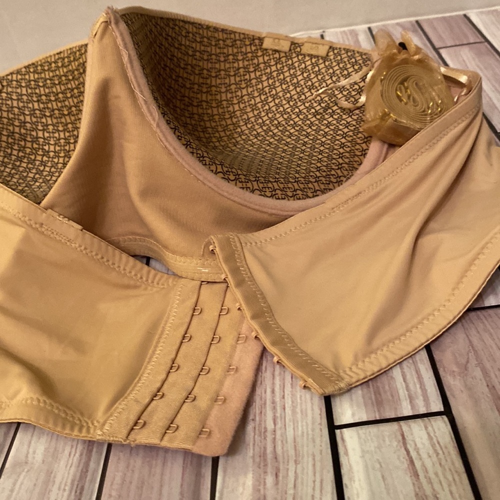 42D Bra Convertible Nude Daisy Fuentes Intimates - Picture 5 of 9
